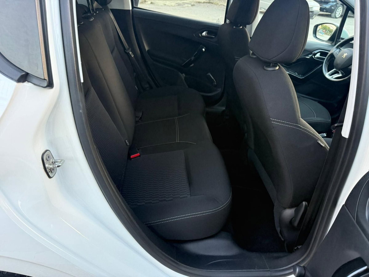 Peugeot 208 75 5 porte Allure (19)