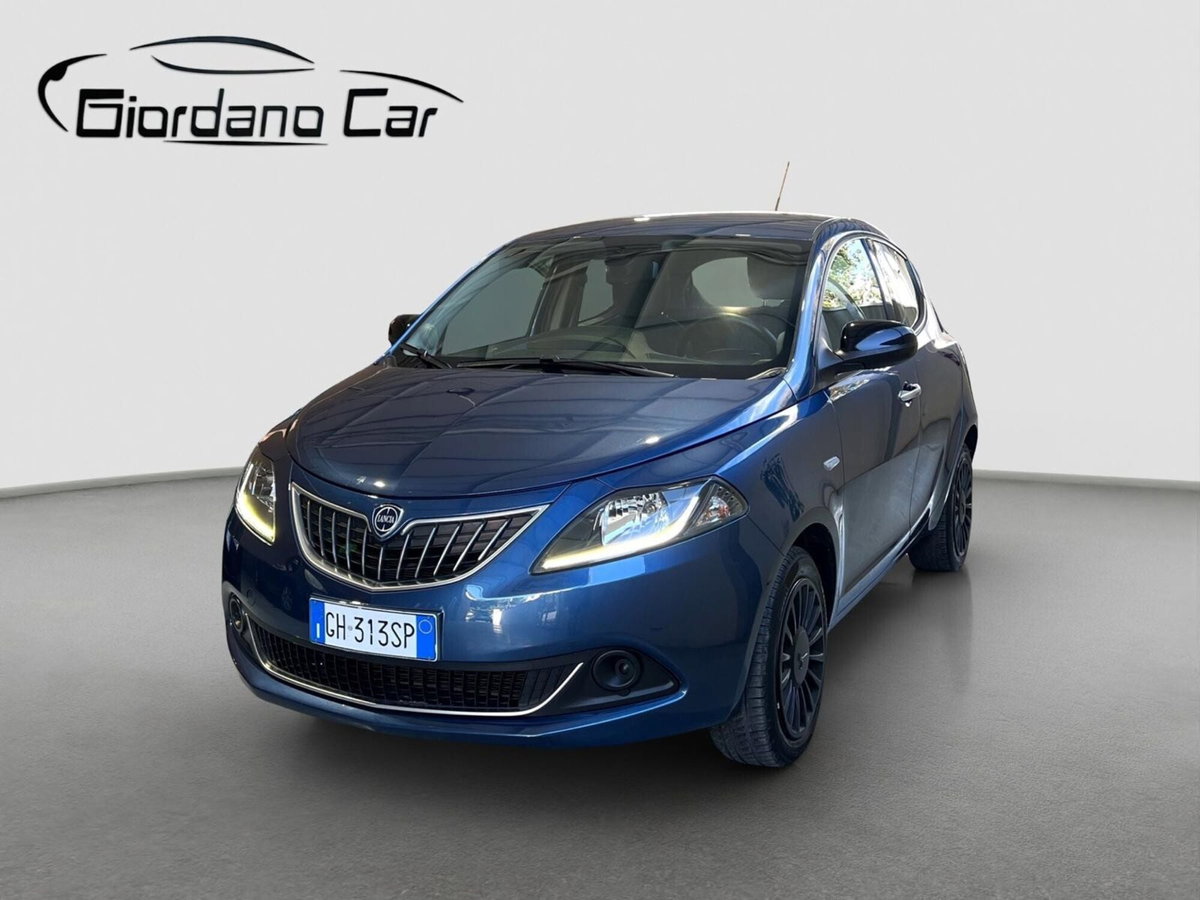 Lancia Ypsilon 1.0 FireFly 5 porte S&S Hybrid Ecochic Silver