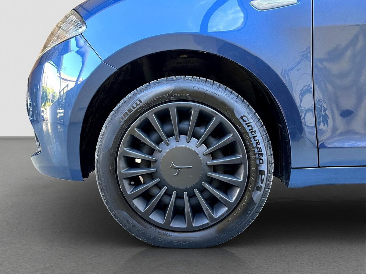 Lancia Ypsilon 1.0 FireFly 5 porte S&S Hybrid Ecochic Silver (13)