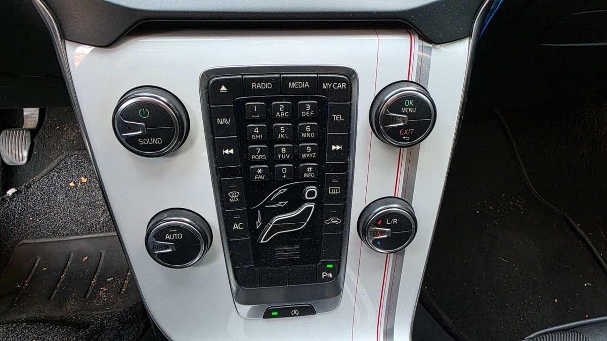 Volvo V40 D3 Geartronic Momentum (13)