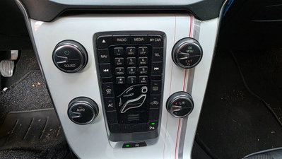 Volvo V40 D3 Geartronic Momentum (13)