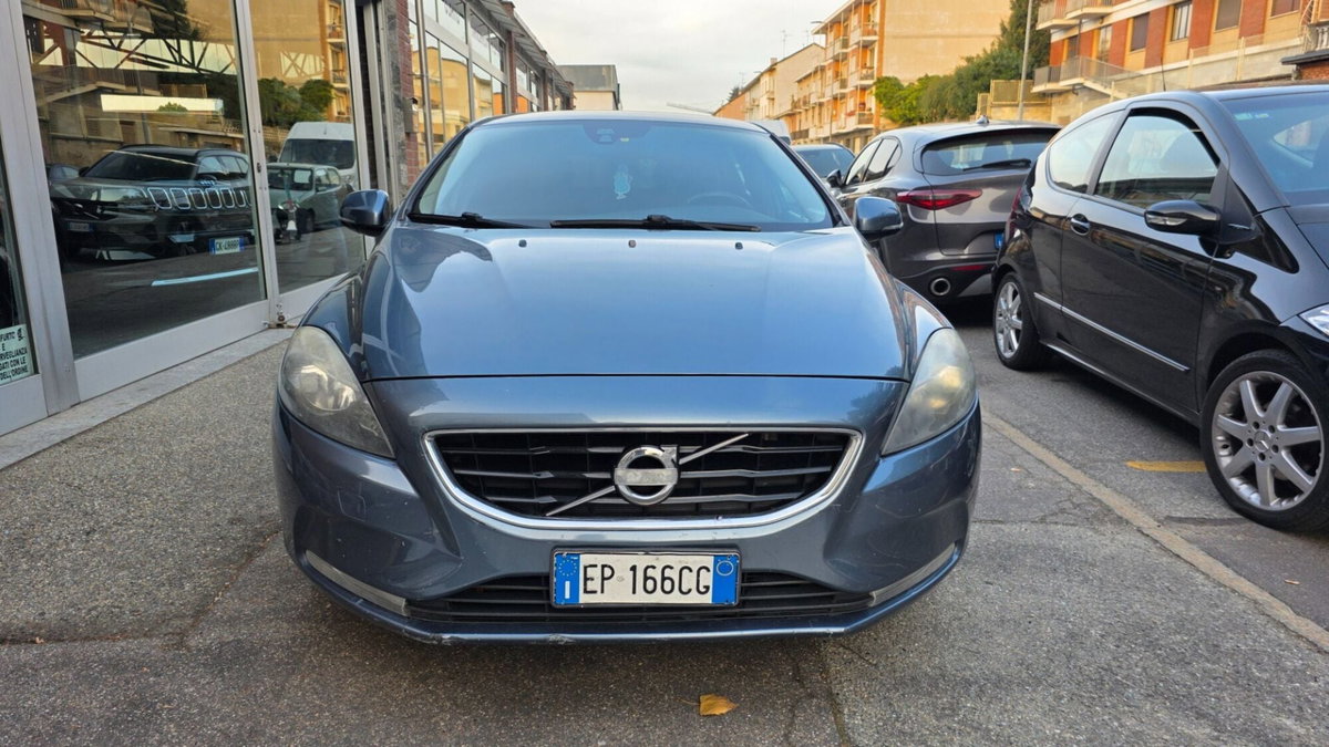 Volvo V40 D3 Geartronic Momentum (2)
