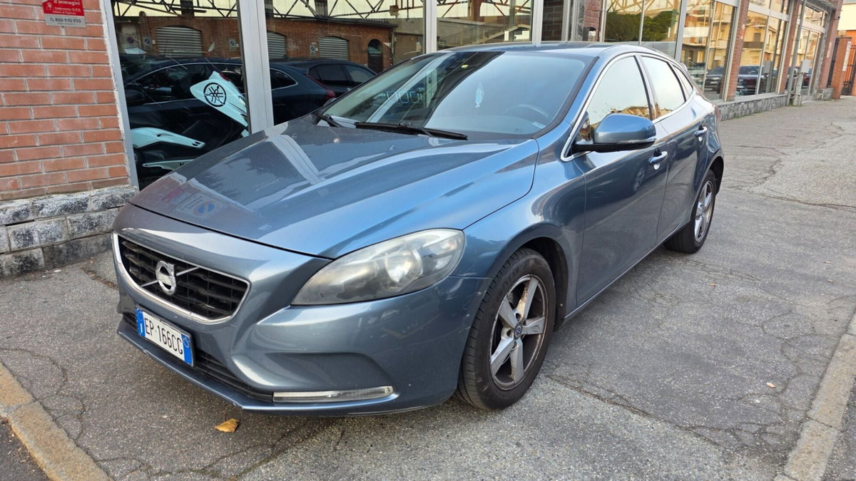 Volvo V40 D3 Geartronic Momentum (3)