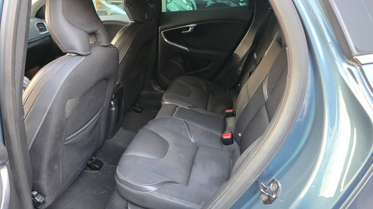 Volvo V40 D3 Geartronic Momentum (8)