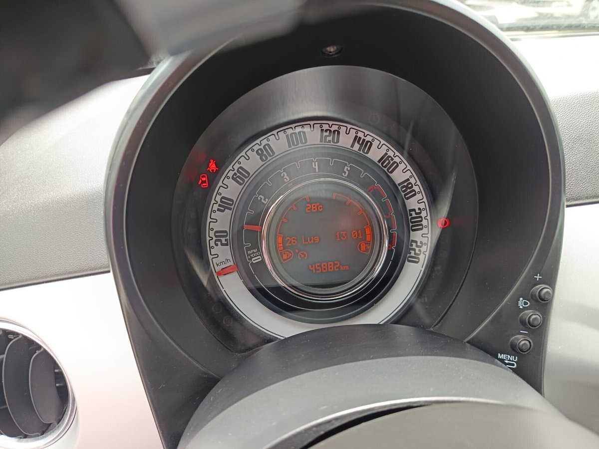 Fiat 500 1.0 Hybrid Connect (10)