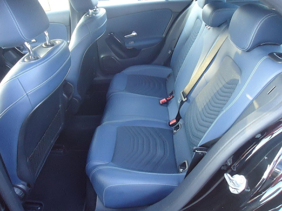 Mercedes-Benz Classe A 180 d Automatic Business (17)