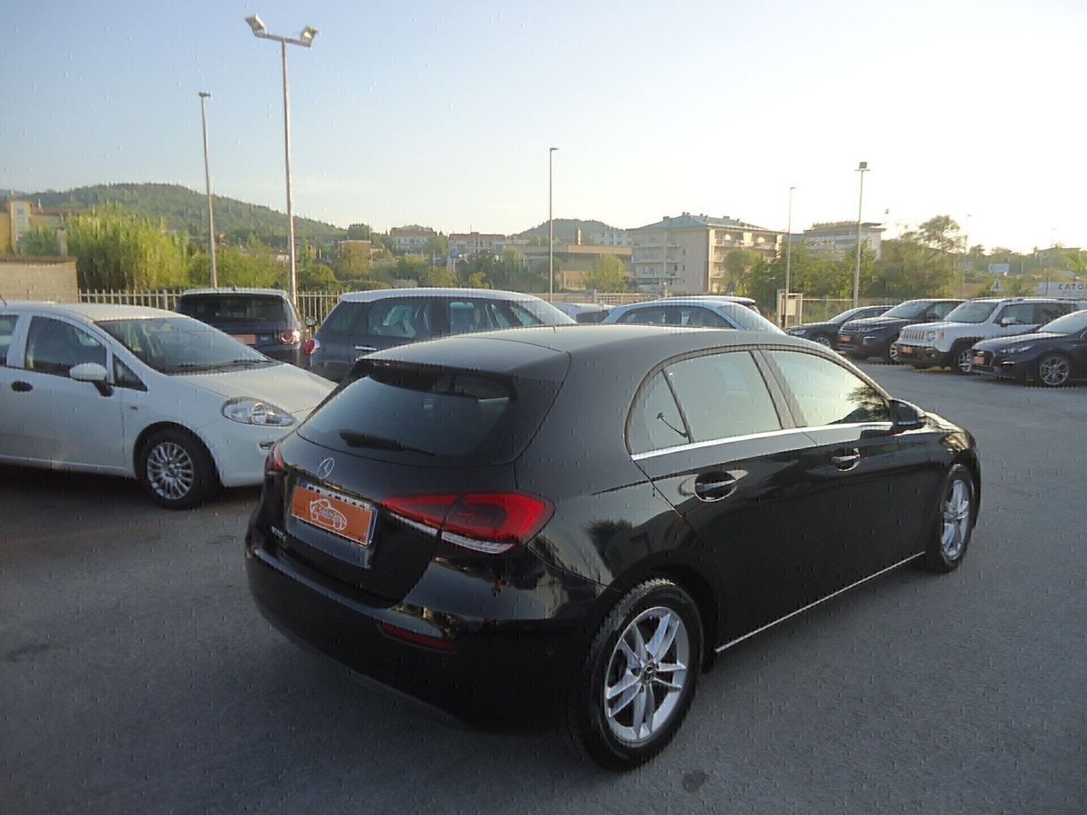 Mercedes-Benz Classe A 180 d Automatic Business (5)