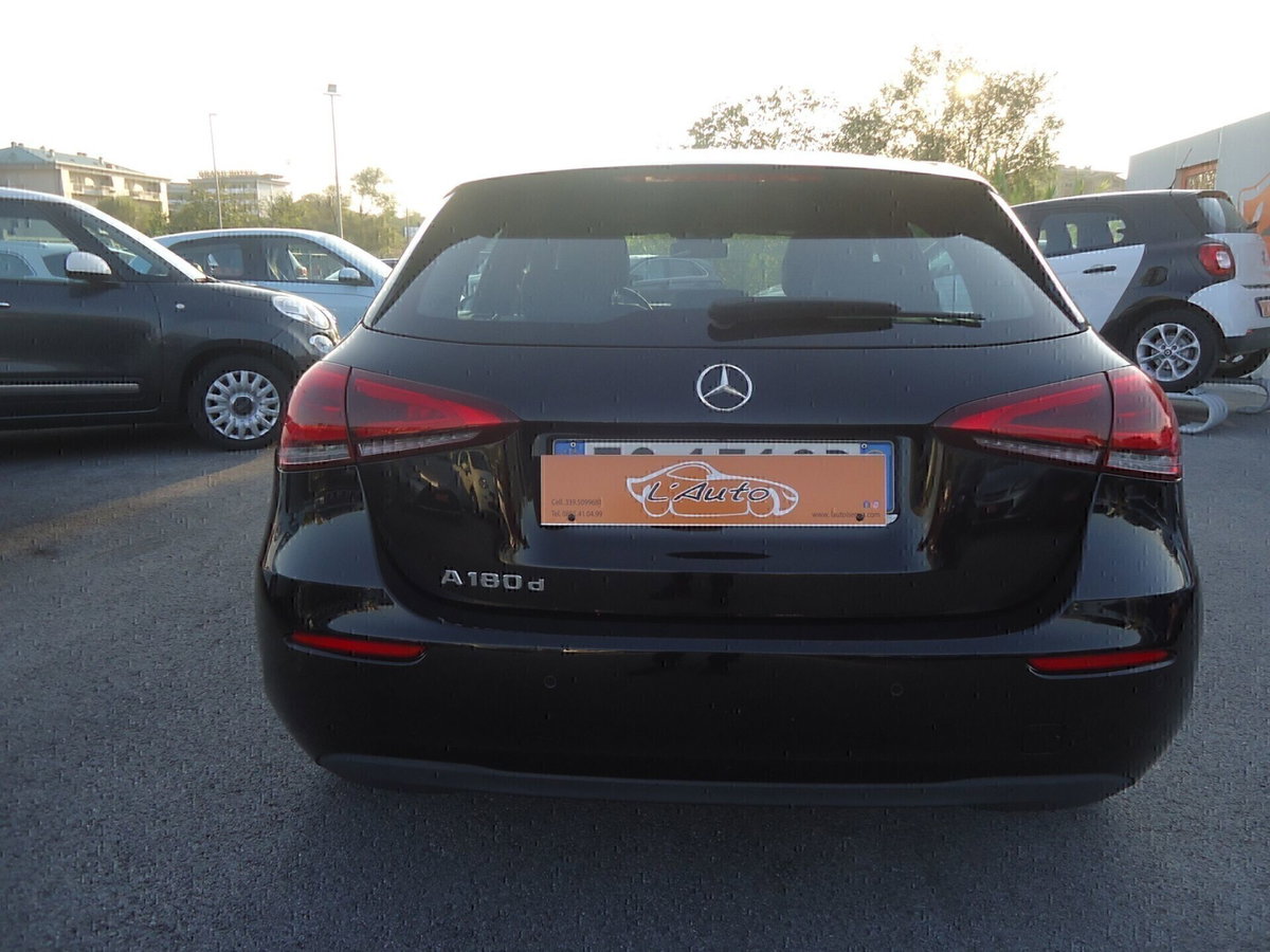 Mercedes-Benz Classe A 180 d Automatic Business (6)