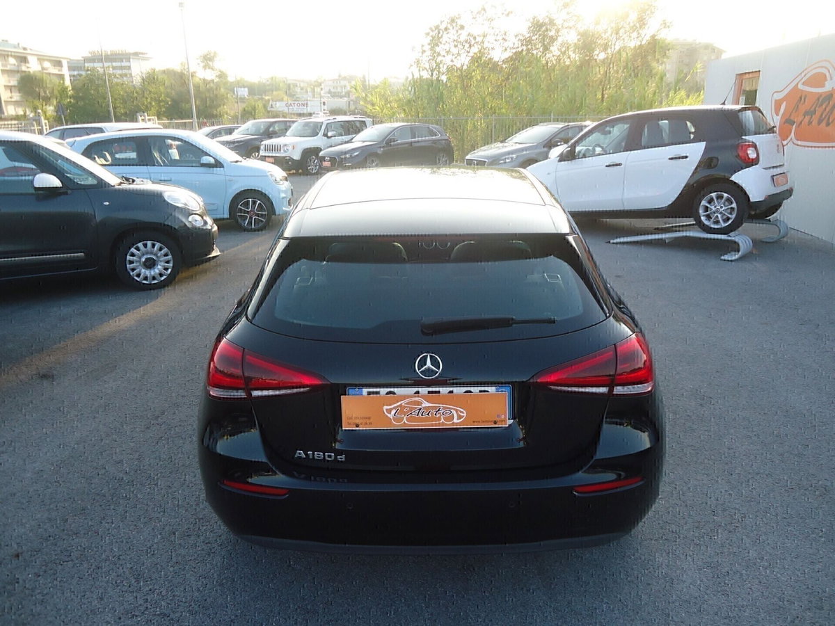 Mercedes-Benz Classe A 180 d Automatic Business (7)