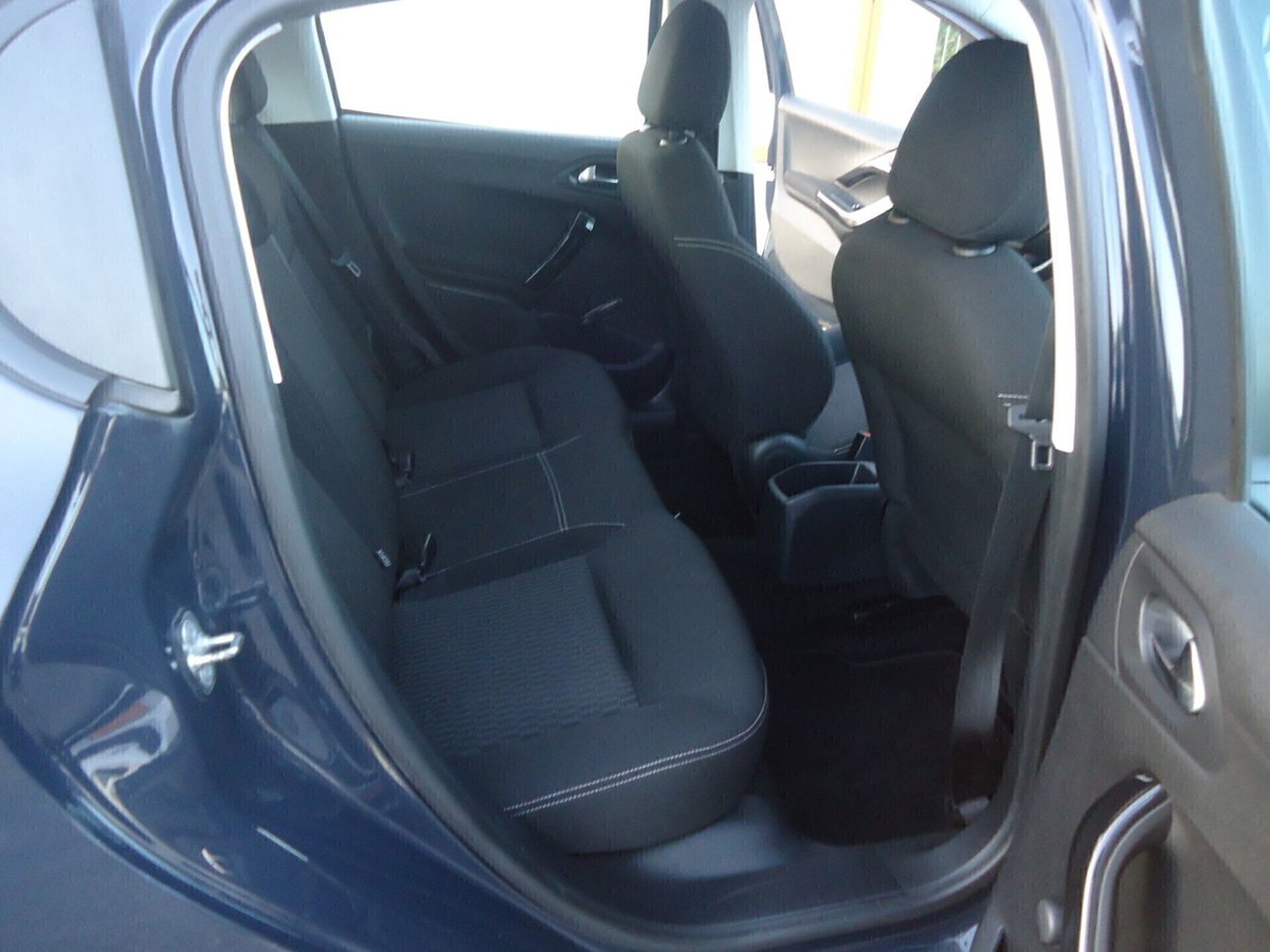 Peugeot 208 75 5 porte Active (15)