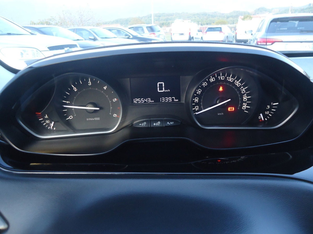 Peugeot 208 75 5 porte Active (16)