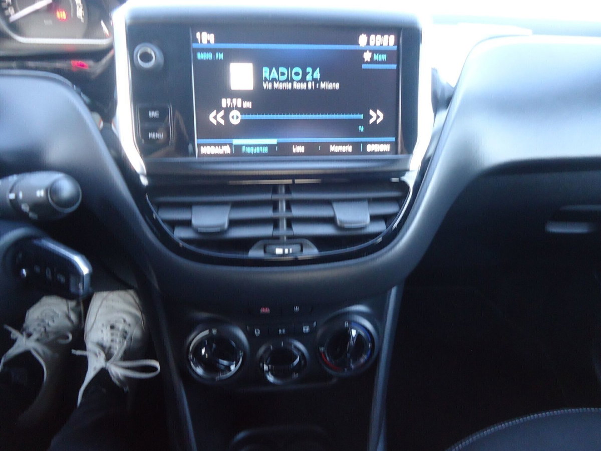 Peugeot 208 75 5 porte Active (18)