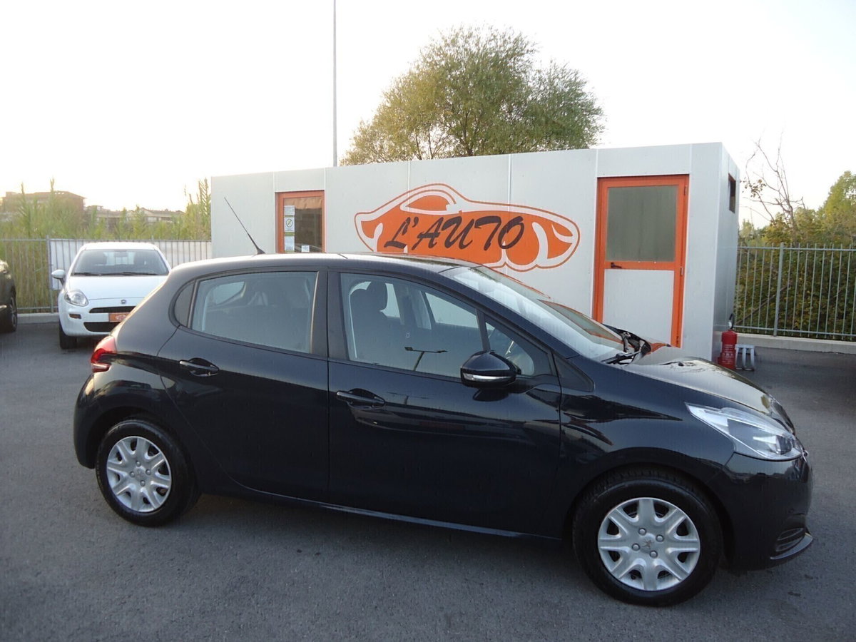 Peugeot 208 75 5 porte Active (3)
