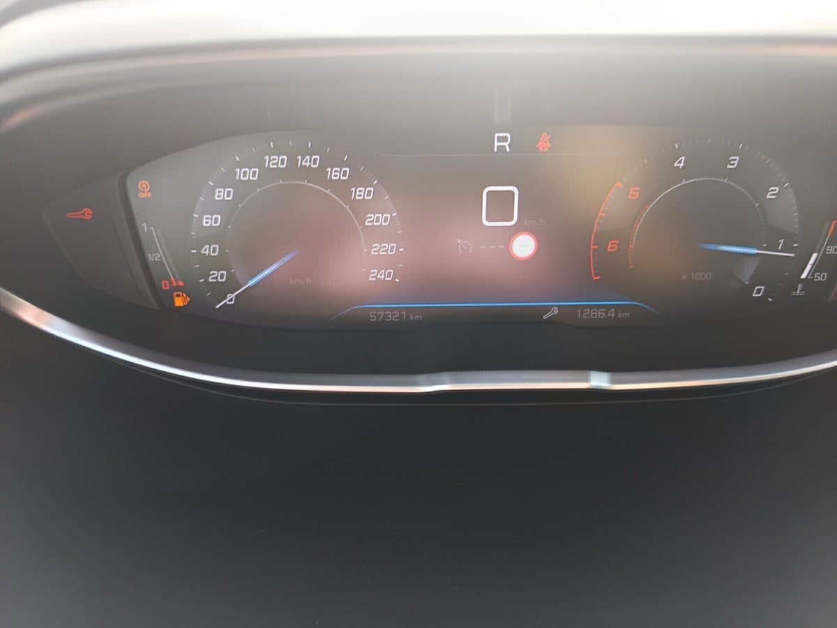 Peugeot 3008 BlueHDi 130 S&S EAT8 Allure Pack (19)