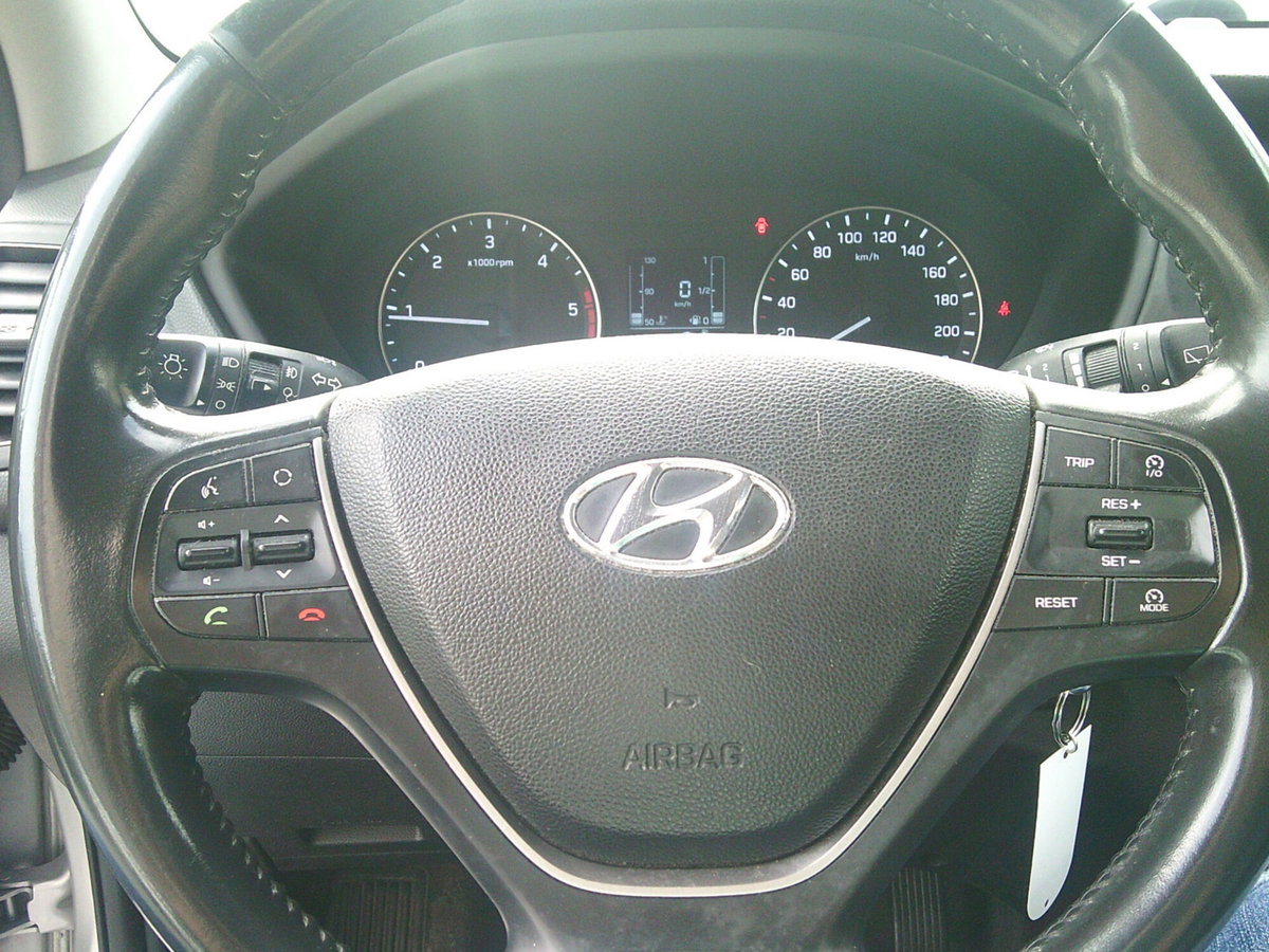Hyundai i20 1.1 CRDi 12V 5 porte Comfort (13)