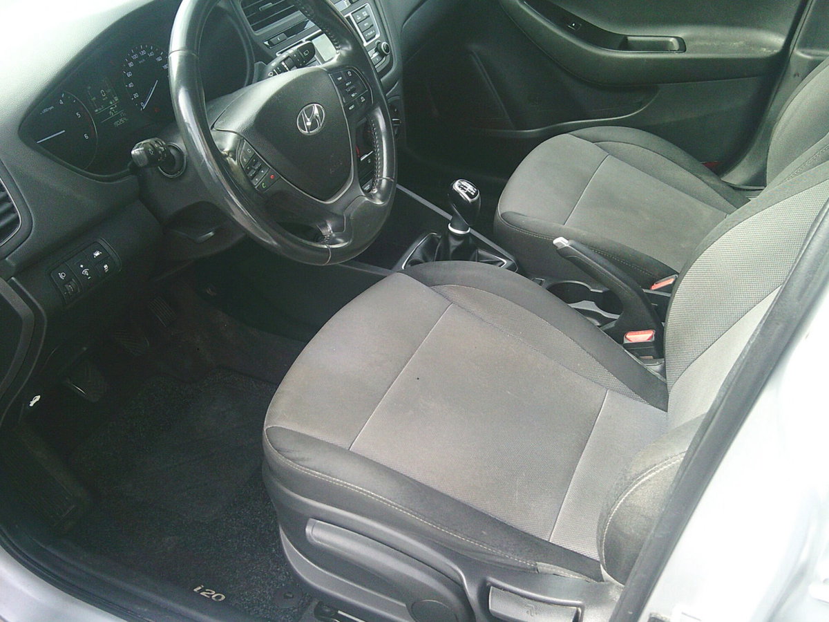 Hyundai i20 1.1 CRDi 12V 5 porte Comfort (8)