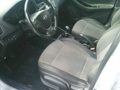 Hyundai i20 1.1 CRDi 12V 5 porte Comfort (8)