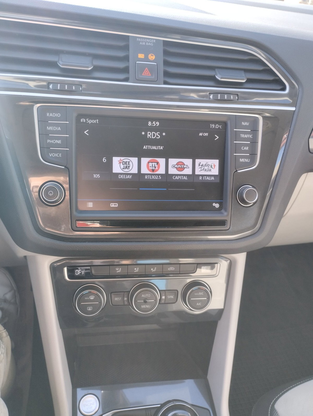 Volkswagen Tiguan 2.0 TDI SCR 4MOTION Style BlueMotion Technology (11)