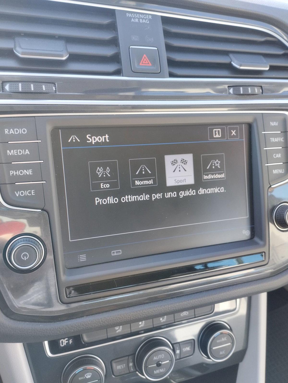 Volkswagen Tiguan 2.0 TDI SCR 4MOTION Style BlueMotion Technology (14)