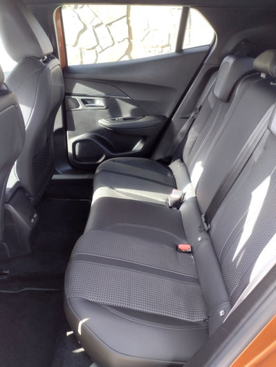 Peugeot 2008 PureTech 130 S&S EAT8 GT Pack (13)