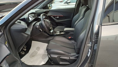 Peugeot 2008 BlueHDi 110 S&S GT (10)