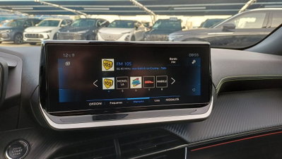 Peugeot 2008 BlueHDi 110 S&S GT (12)