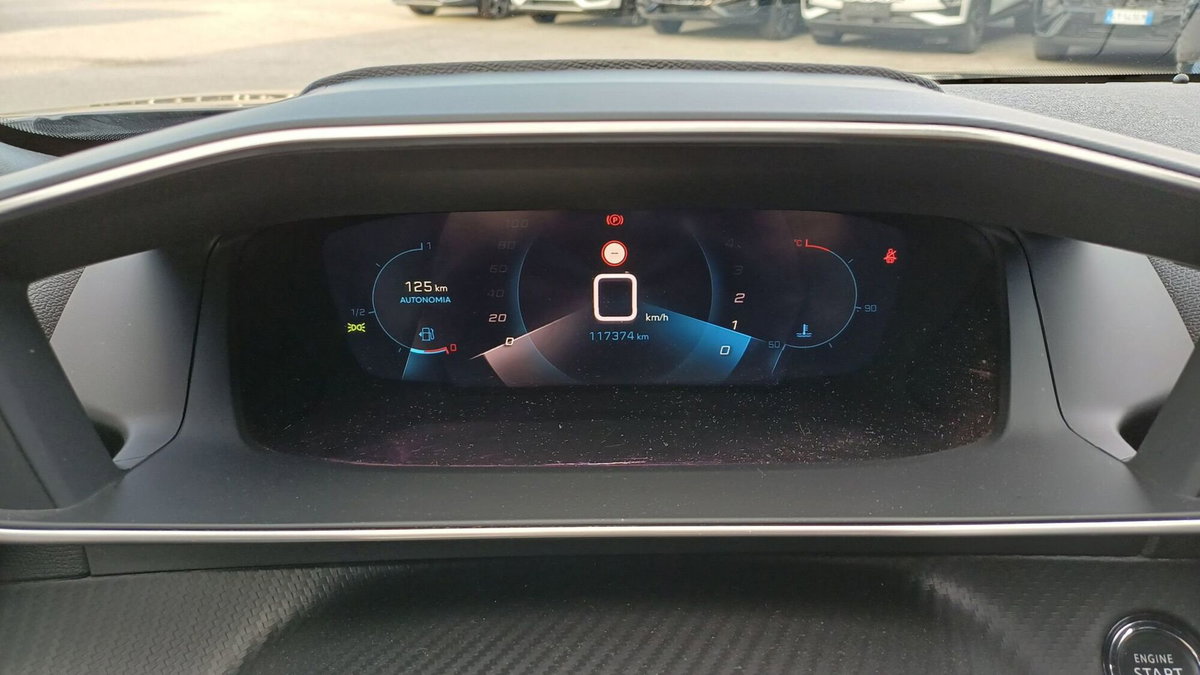 Peugeot 2008 BlueHDi 110 S&S GT (17)