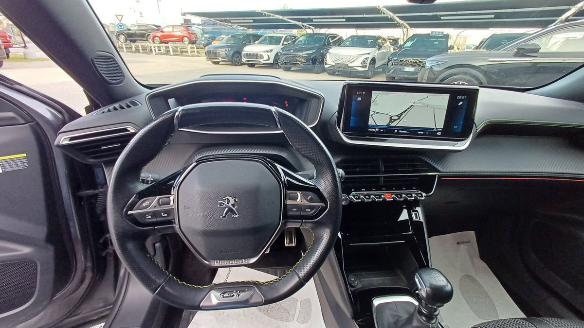 Peugeot 2008 BlueHDi 110 S&S GT (18)