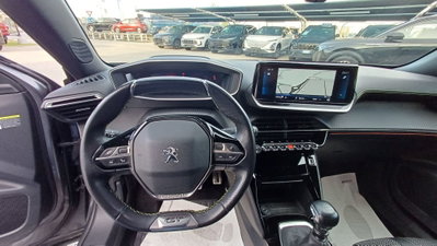 Peugeot 2008 BlueHDi 110 S&S GT (18)