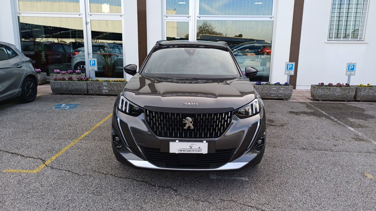 Peugeot 2008 BlueHDi 110 S&S GT (2)