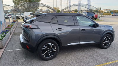 Peugeot 2008 BlueHDi 110 S&S GT (5)