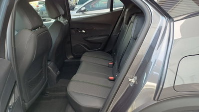 Peugeot 2008 BlueHDi 110 S&S GT (9)