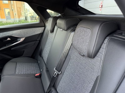 Peugeot 3008 1.2 hybrid Allure 145cv e-dcs6 (19)