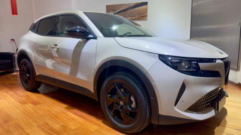 Alfa Romeo Junior 1.2 ibrida 145cv edct6