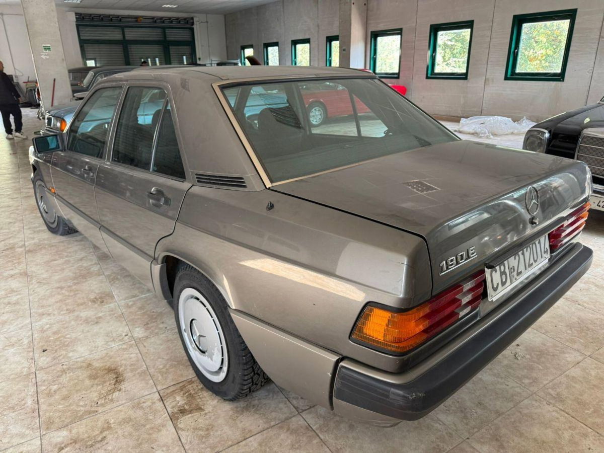 Mercedes-Benz 190 2.0 cat (2)