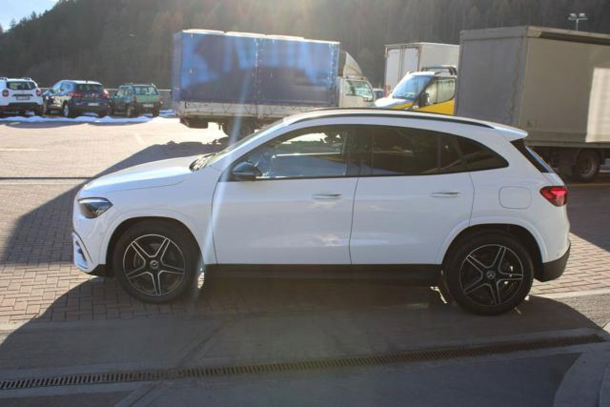 Mercedes-Benz GLA SUV 220 d Edition AMG Line 4matic auto (6)
