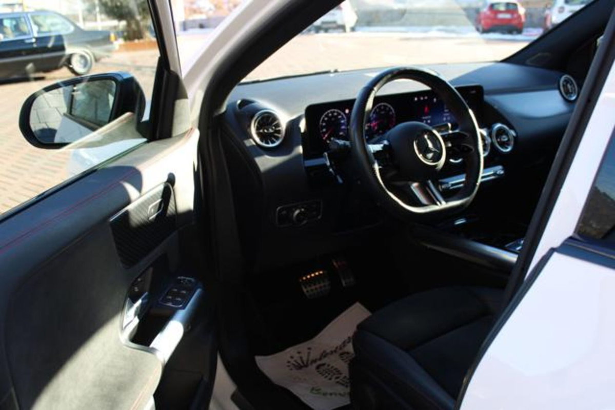 Mercedes-Benz GLA SUV 220 d Edition AMG Line 4matic auto (7)
