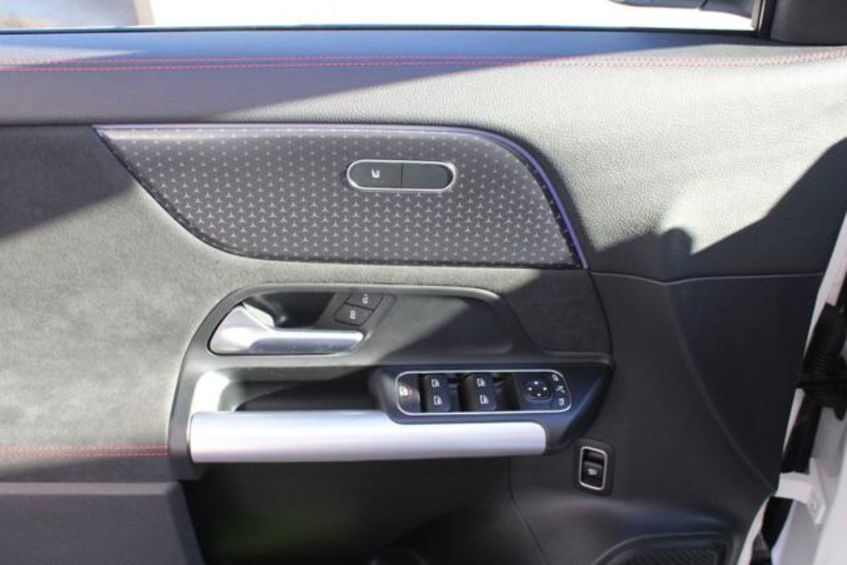 Mercedes-Benz GLA SUV 220 d Edition AMG Line 4matic auto (8)