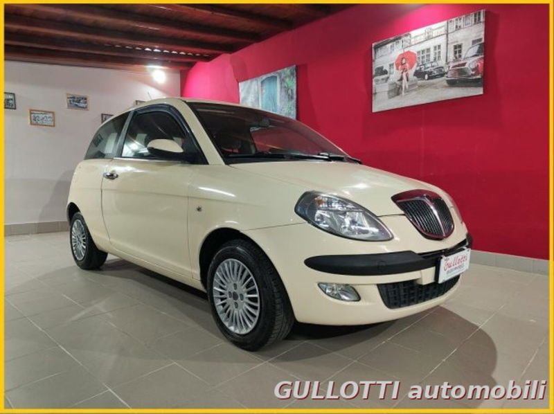 Lancia Ypsilon 16V Argento