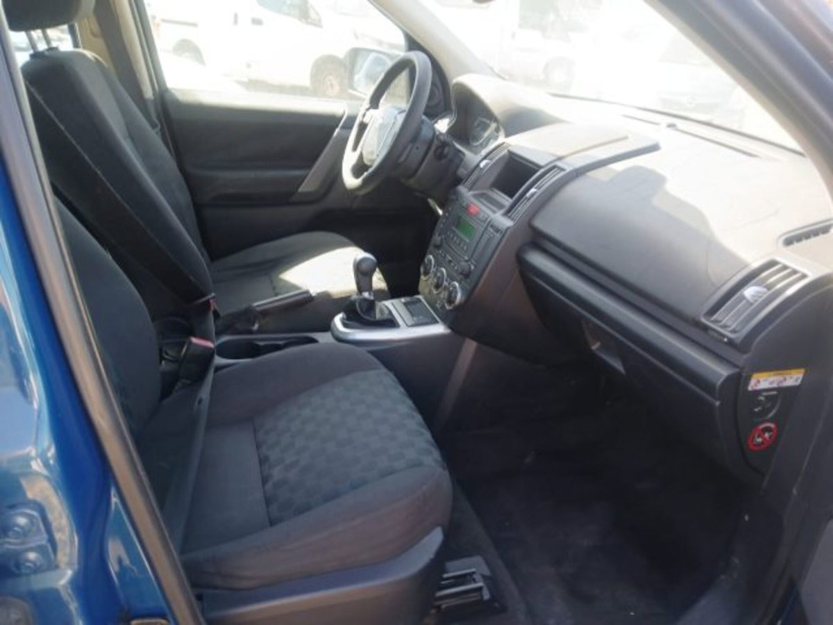 Land Rover Freelander 2.2 TD4 S.W. E (4)