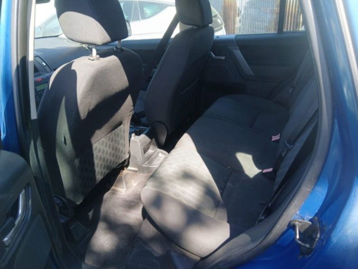 Land Rover Freelander 2.2 TD4 S.W. E (5)