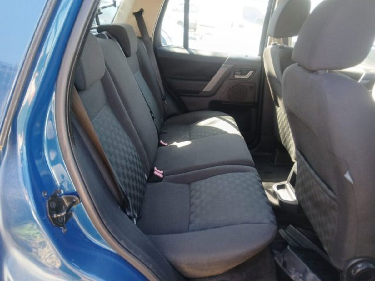 Land Rover Freelander 2.2 TD4 S.W. E (6)