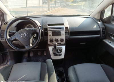 Mazda Mazda6 Hatchback MY'06 2.0 CD 16V 143CV 5p. Tour. (12)