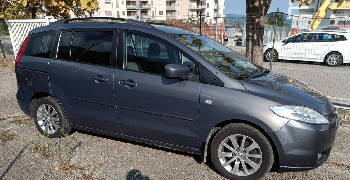 Mazda Mazda6 Hatchback MY'06 2.0 CD 16V 143CV 5p. Tour. (4)