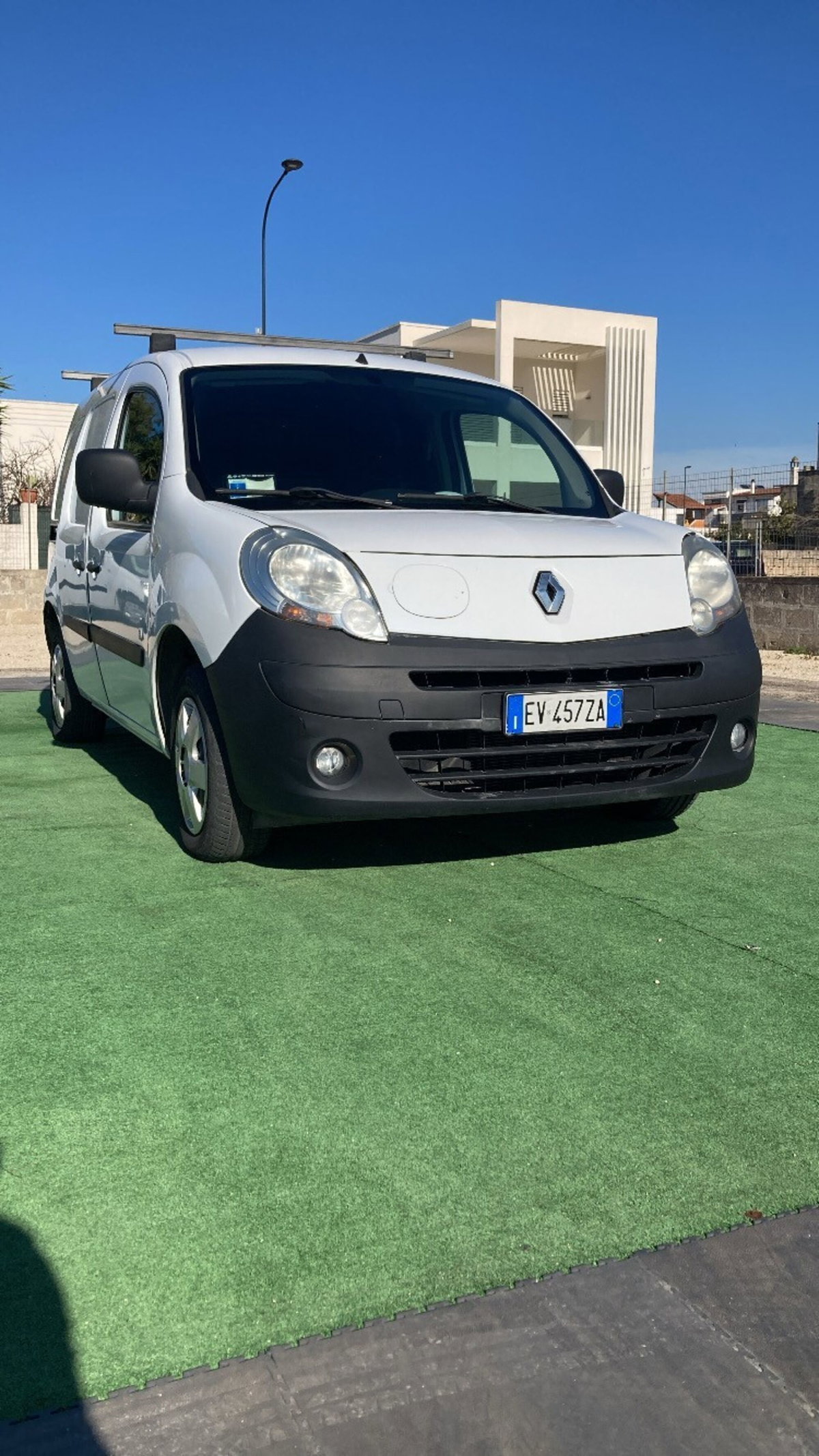 Renault Kangoo Z.E. 4p. Express (2)