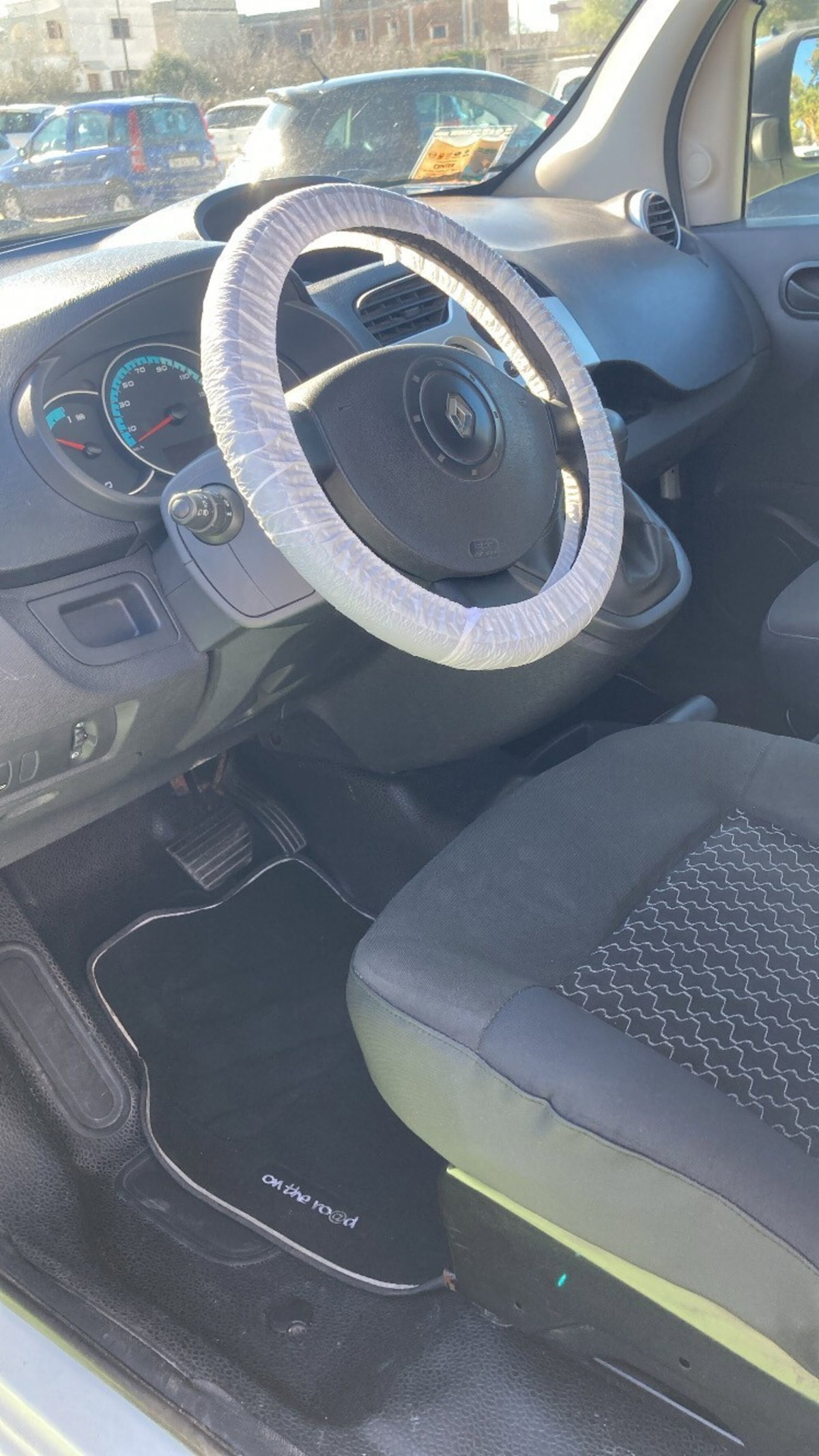 Renault Kangoo Z.E. 4p. Express (8)