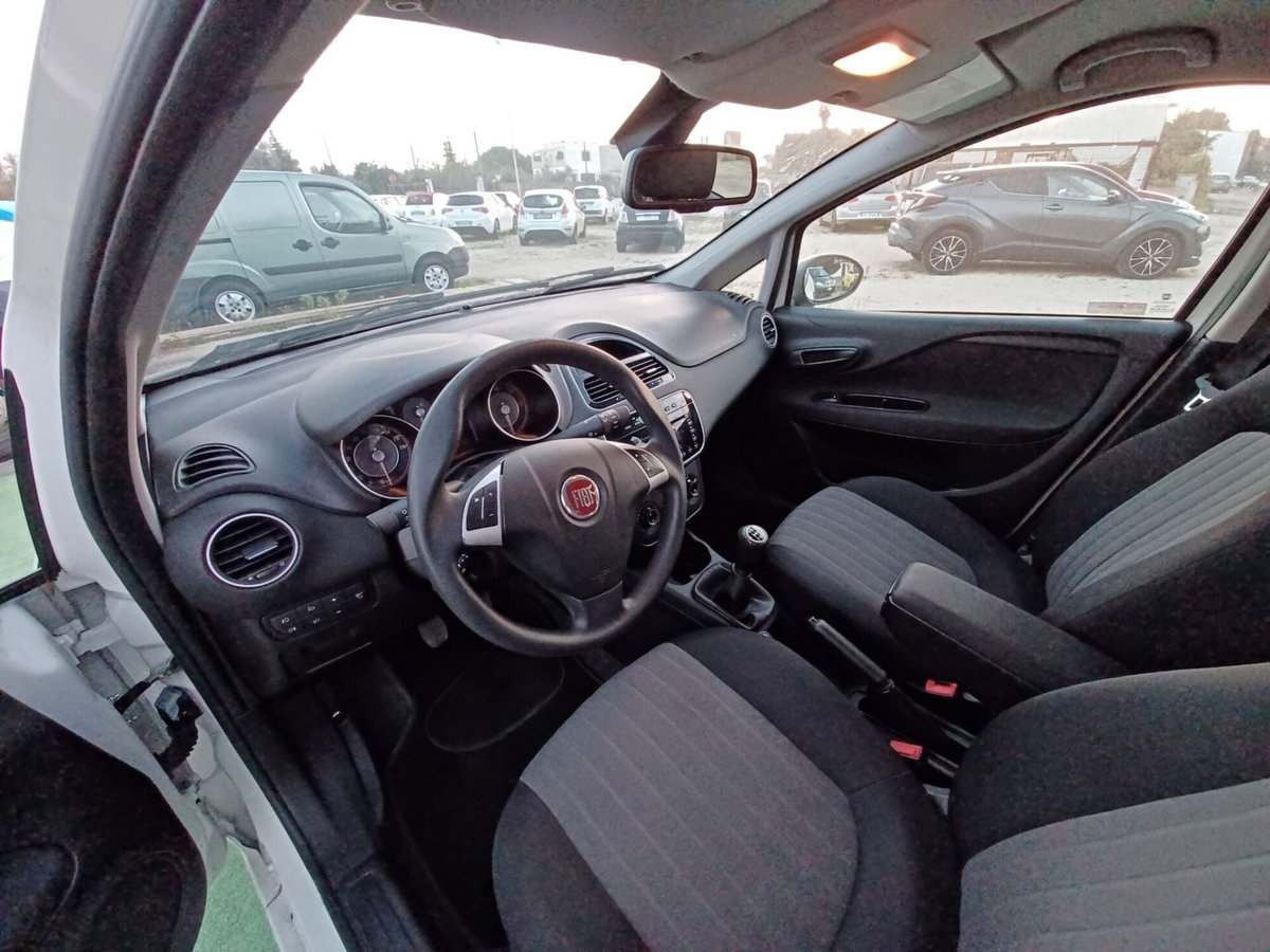 Fiat Punto 1.3 MJT II S&S 95 CV 5 porte Street (14)