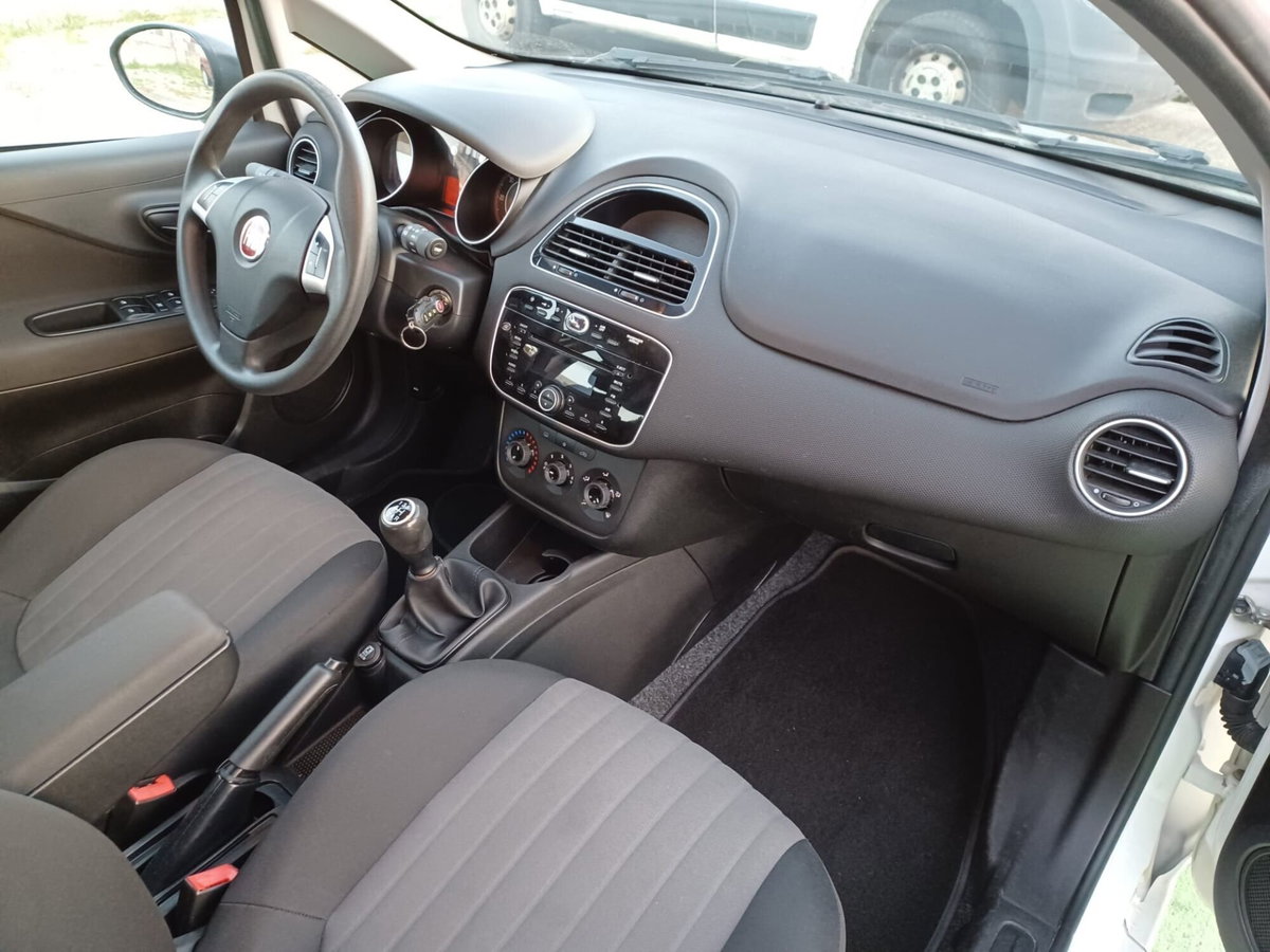 Fiat Punto 1.3 MJT II S&S 95 CV 5 porte Street (16)