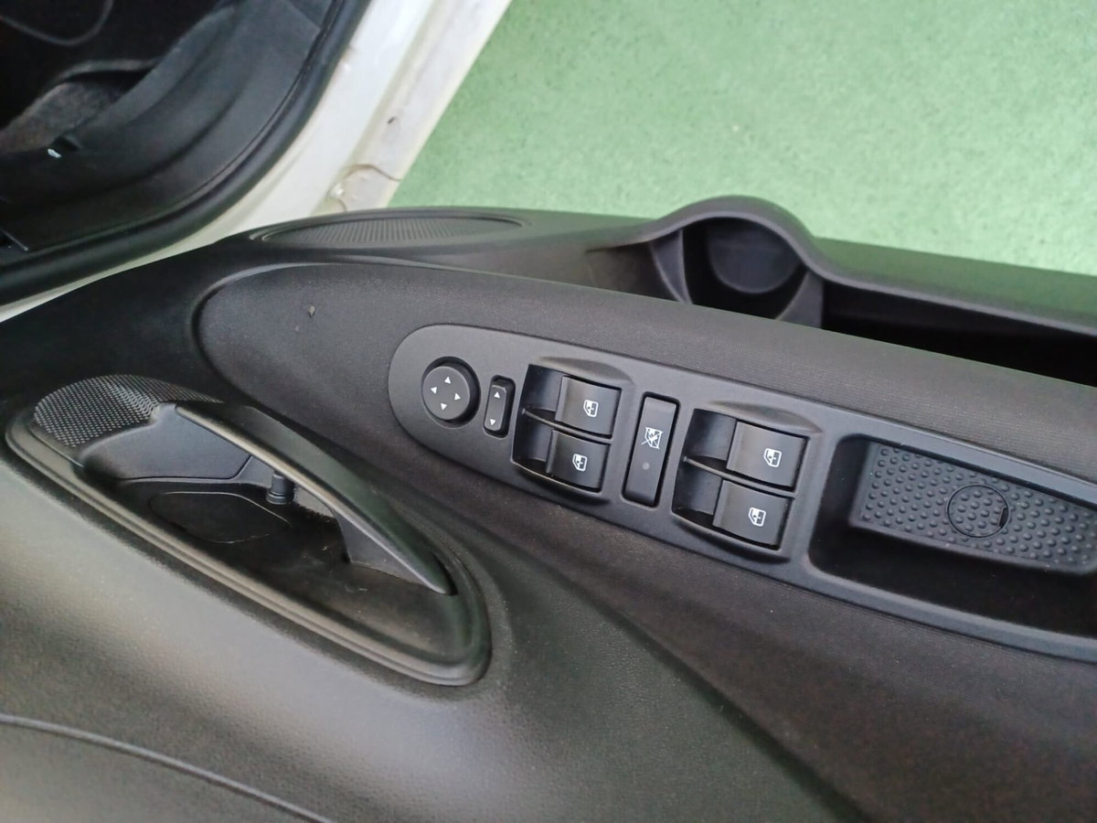 Fiat Punto 1.3 MJT II S&S 95 CV 5 porte Street (20)
