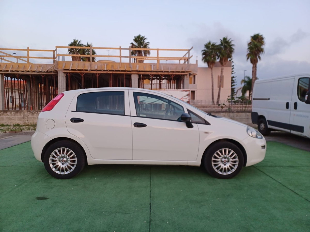 Fiat Punto 1.3 MJT II S&S 95 CV 5 porte Street (7)